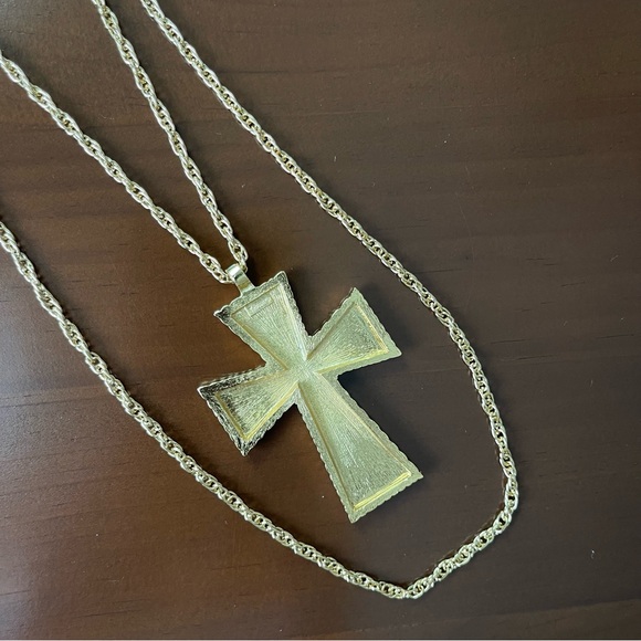 Vtg Crown Trifari Cross Pendant Double Chain Necklace - Picture 3 of 6